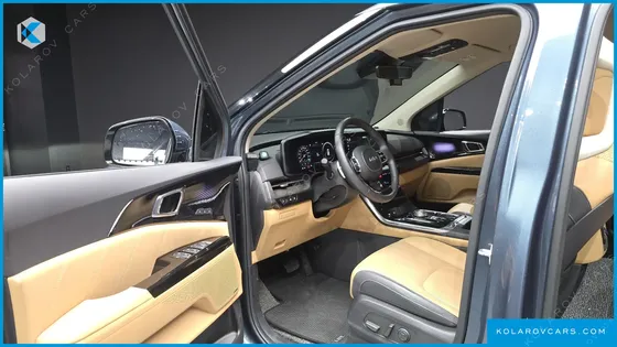 KIA CARNIVAL GASOLINE 7-SEATER SIGNATURE