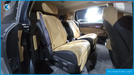 KIA CARNIVAL GASOLINE 7-SEATER SIGNATURE