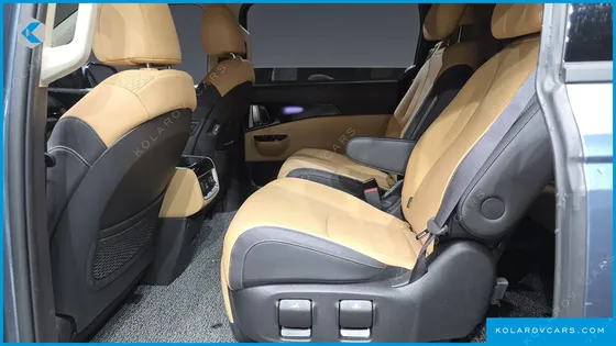 KIA CARNIVAL GASOLINE 7-SEATER SIGNATURE