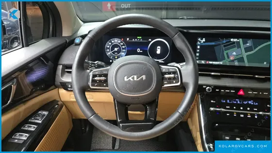 KIA CARNIVAL GASOLINE 7-SEATER SIGNATURE