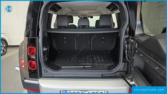 LAND ROVER DEFENDER 110 D250 SE