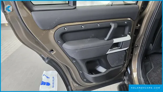 LAND ROVER DEFENDER 110 D250 SE