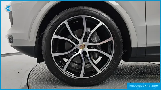 PORSCHE CAYENNE 3.0 PLATINUM EDITION