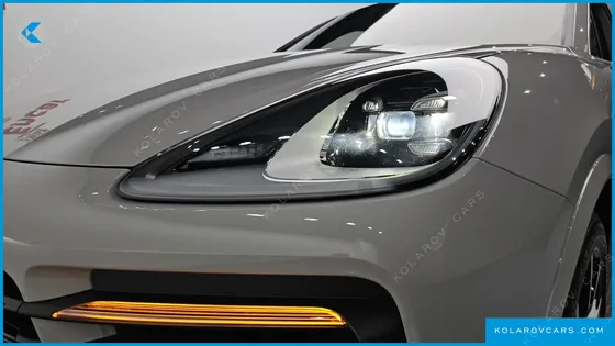 PORSCHE CAYENNE 3.0 PLATINUM EDITION