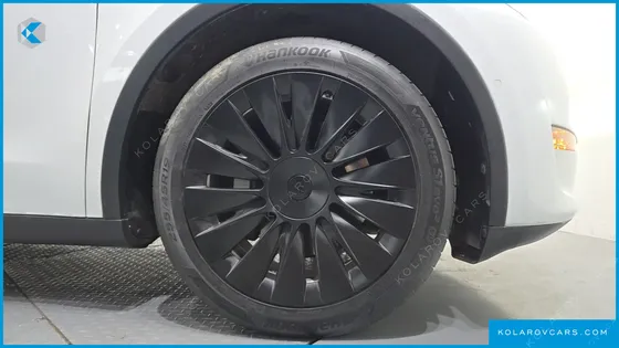 TESLA MODEL Y STANDARD RANGE RWD