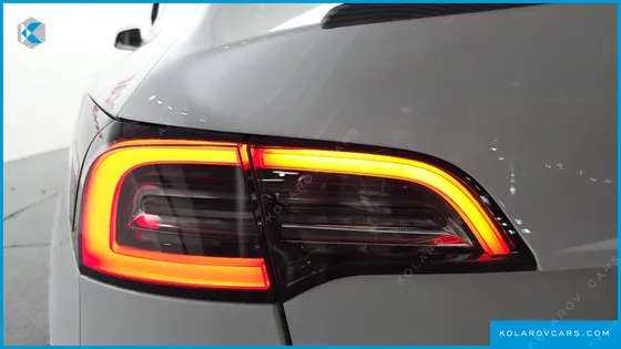 TESLA MODEL Y STANDARD RANGE RWD