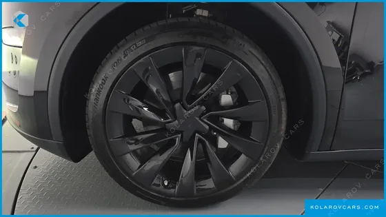 TESLA MODEL Y LONG RANGE AWD
