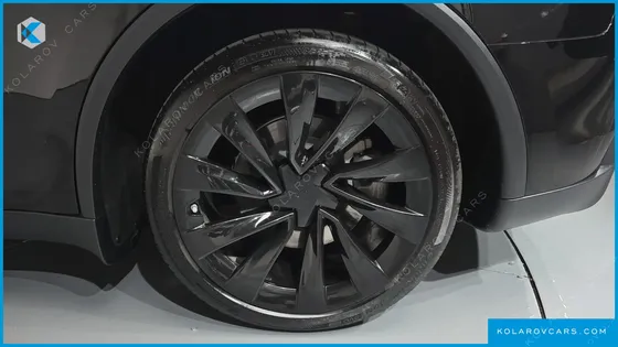TESLA MODEL Y LONG RANGE AWD