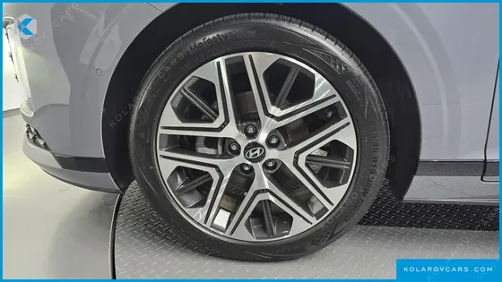 HYUNDAI GRANDEUR PREMIUM