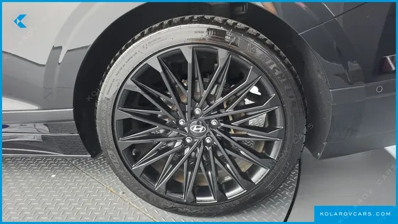 HYUNDAI GRANDEUR 2,5 GASOLINE 2WD