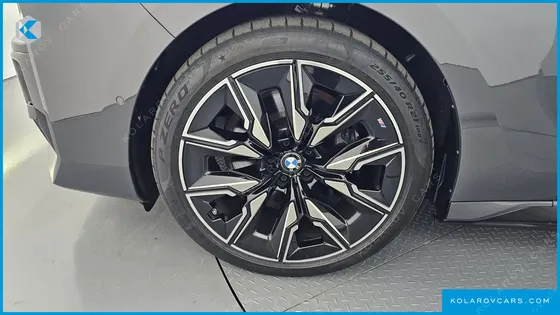 BMW I7 M70 XDRIVE M PERFORMANCE
