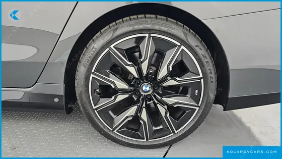 BMW I7 M70 XDRIVE M PERFORMANCE