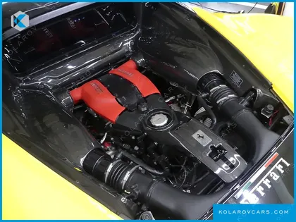 FERRARI F8 3.9 V8