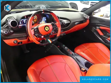 FERRARI F8 3.9 V8