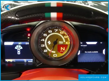 FERRARI F8 3.9 V8