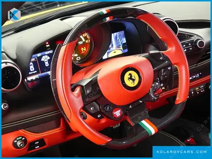 FERRARI F8 3.9 V8