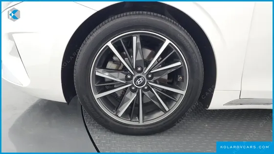 HYUNDAI GRANDEUR 3.0 LPI RENT CAR