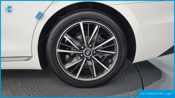 HYUNDAI GRANDEUR 3.0 LPI RENT CAR