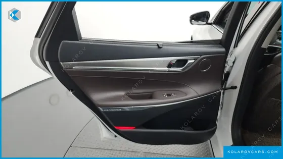 HYUNDAI GRANDEUR 3.0 LPI RENT CAR