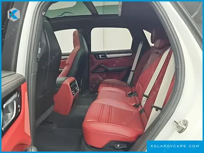 PORSCHE CAYENNE 3.0 PLATINUM EDITION