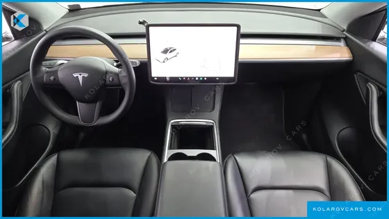 TESLA MODEL Y STANDARD RANGE RWD