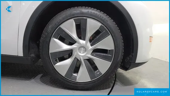 TESLA MODEL Y STANDARD RANGE RWD