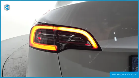 TESLA MODEL Y STANDARD RANGE RWD