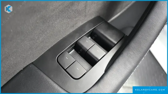 TESLA MODEL Y STANDARD RANGE RWD