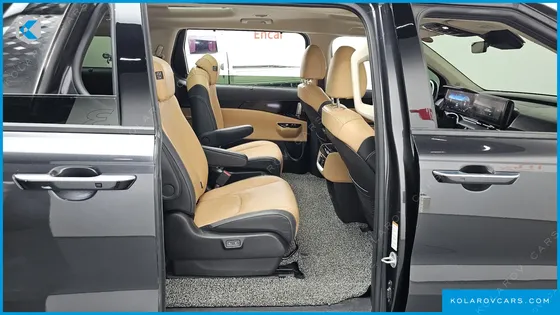 KIA CARNIVAL GASOLINE 9-SEATER SIGNATURE