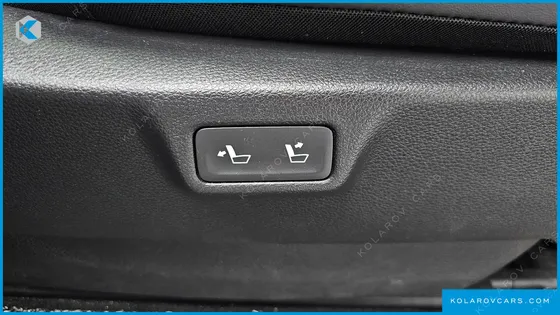 KIA CARNIVAL GASOLINE 9-SEATER SIGNATURE