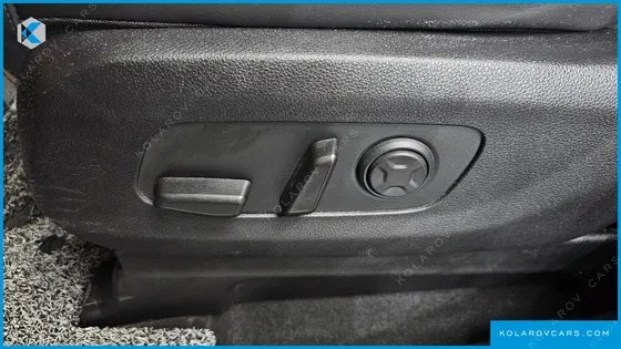 KIA CARNIVAL GASOLINE 9-SEATER SIGNATURE