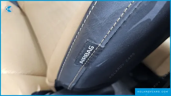 KIA CARNIVAL GASOLINE 9-SEATER SIGNATURE
