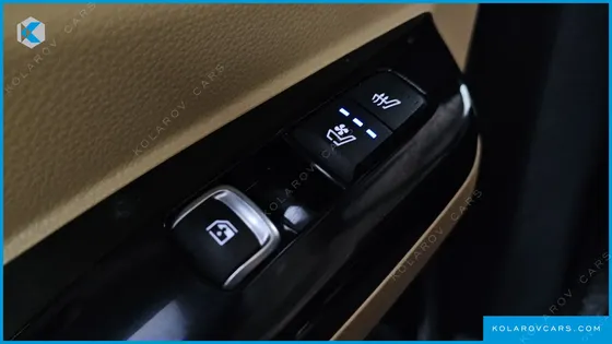 KIA CARNIVAL GASOLINE 9-SEATER SIGNATURE