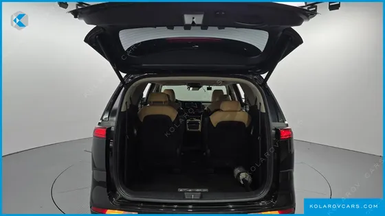KIA CARNIVAL 9-SEATER NOBLESSE
