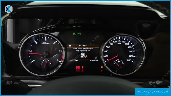 KIA CARNIVAL 9-SEATER PRESTIGE