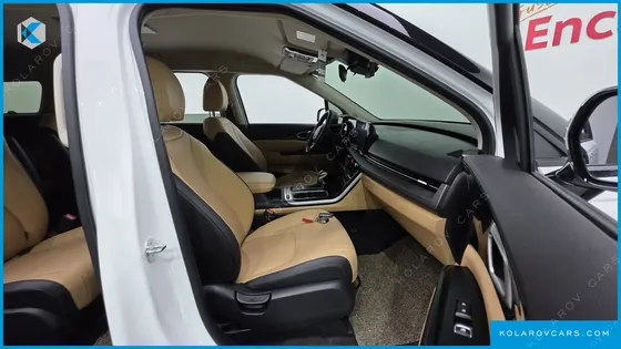 KIA CARNIVAL 9-SEATER PRESTIGE