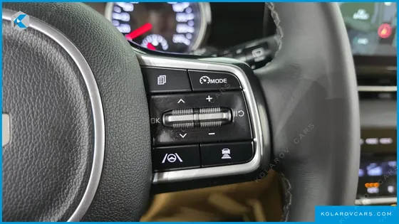 KIA CARNIVAL 9-SEATER PRESTIGE