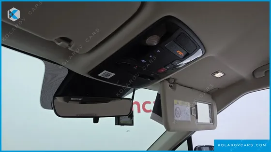 KIA CARNIVAL 9-SEATER PRESTIGE