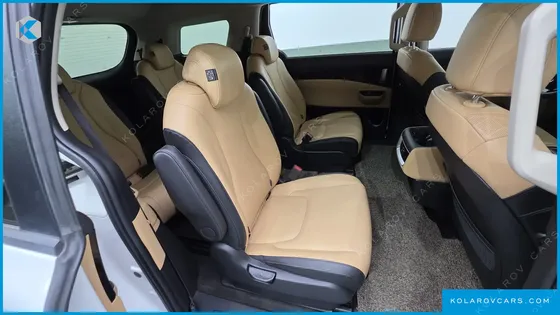 KIA CARNIVAL 9-SEATER PRESTIGE