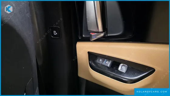 KIA CARNIVAL 9-SEATER NOBLESSE