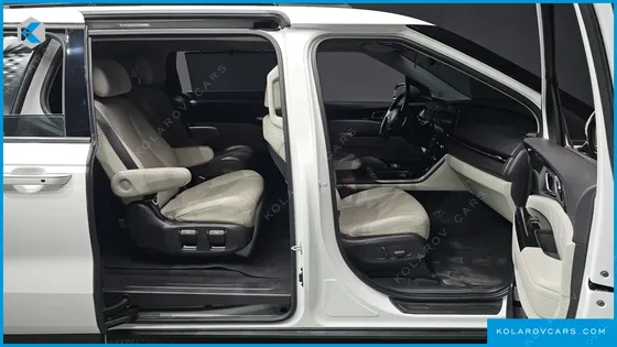 KIA CARNIVAL 7-SEATER SIGNATURE