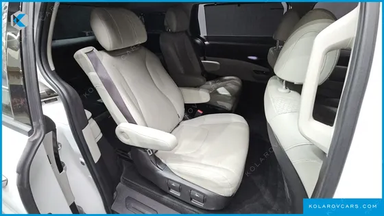 KIA CARNIVAL 7-SEATER SIGNATURE