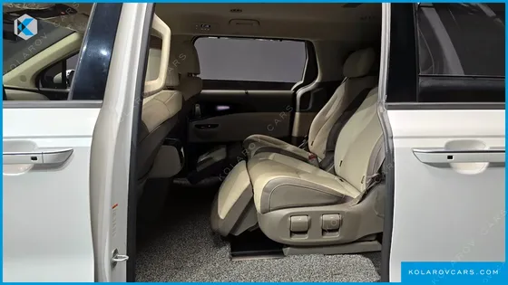 KIA CARNIVAL 7-SEATER SIGNATURE