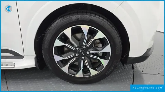 KIA CARNIVAL 7-SEATER SIGNATURE