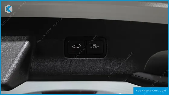 KIA CARNIVAL 7-SEATER SIGNATURE