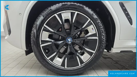 BMW IX3 M SPORTS