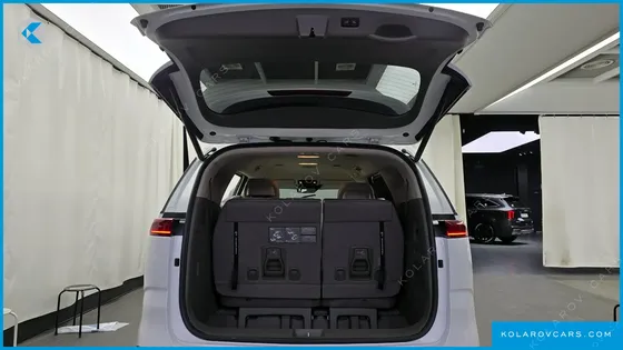 KIA CARNIVAL 7-SEATER SIGNATURE