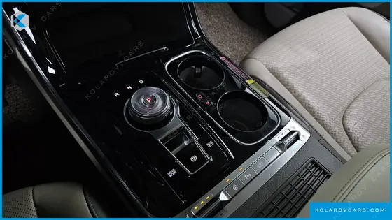 KIA CARNIVAL GASOLINE 9-SEATER HI-LIMOUSINE