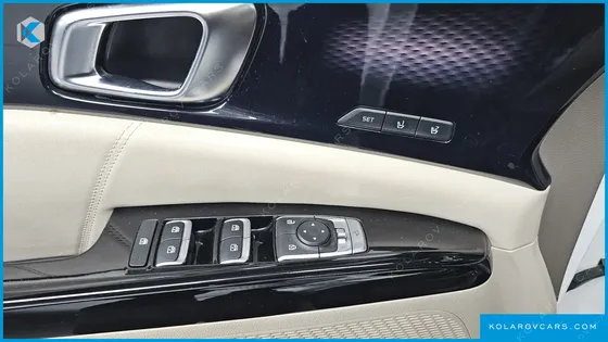 KIA CARNIVAL GASOLINE 9-SEATER HI-LIMOUSINE
