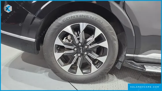 KIA CARNIVAL GASOLINE 7-SEATER HI-LIMOUSINE